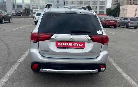 Mitsubishi Outlander III рестайлинг 3, 2018 год, 2 150 000 рублей, 4 фотография