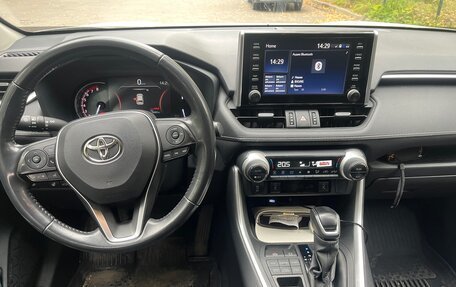 Toyota RAV4, 2022 год, 3 317 000 рублей, 2 фотография