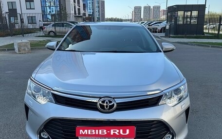 Toyota Camry, 2017 год, 2 700 000 рублей, 2 фотография