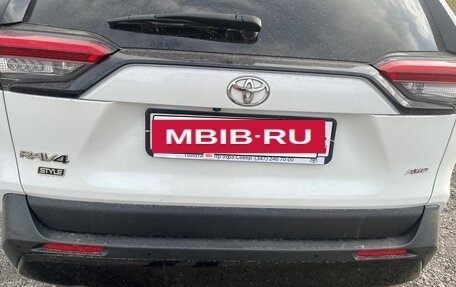 Toyota RAV4, 2022 год, 3 317 000 рублей, 7 фотография