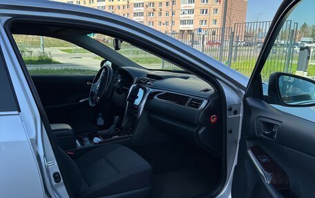 Toyota Camry, 2017 год, 2 700 000 рублей, 13 фотография