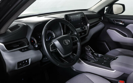 Toyota Highlander, 2022 год, 4 275 000 рублей, 15 фотография