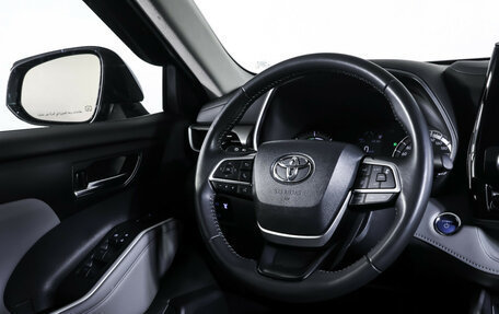 Toyota Highlander, 2022 год, 4 275 000 рублей, 13 фотография