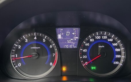 Hyundai Solaris II рестайлинг, 2015 год, 850 000 рублей, 16 фотография