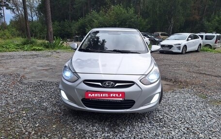 Hyundai Solaris II рестайлинг, 2012 год, 605 000 рублей, 10 фотография