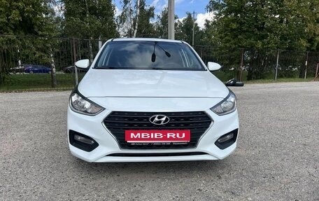 Hyundai Solaris II рестайлинг, 2017 год, 1 350 000 рублей, 1 фотография