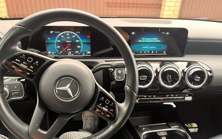 Mercedes-Benz A-Класс, 2020 год, 2 300 000 рублей, 24 фотография
