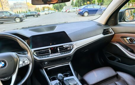 BMW 3 серия, 2019 год, 3 400 000 рублей, 28 фотография