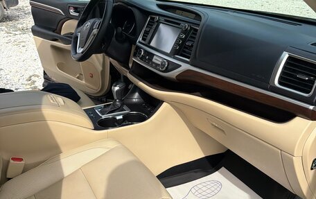 Toyota Highlander III, 2015 год, 3 150 000 рублей, 12 фотография