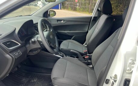 Hyundai Solaris II рестайлинг, 2017 год, 1 350 000 рублей, 12 фотография