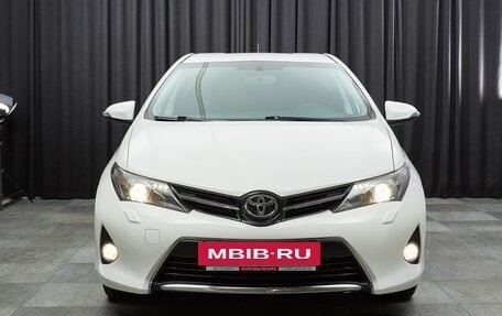 Toyota Auris II, 2014 год, 1 077 000 рублей, 2 фотография