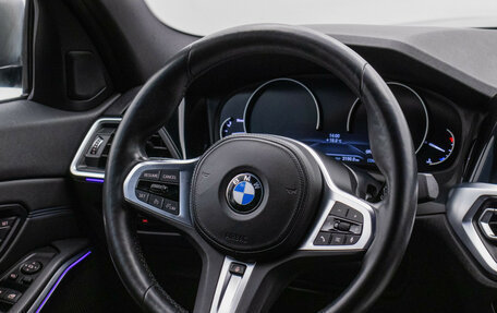 BMW 3 серия, 2019 год, 3 885 000 рублей, 15 фотография