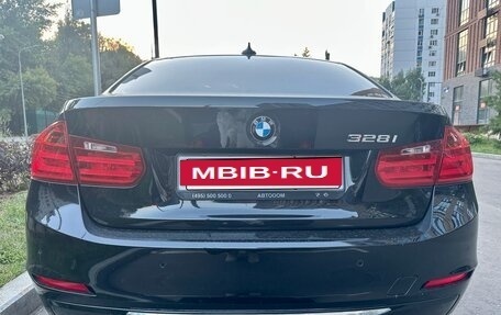 BMW 3 серия, 2012 год, 1 850 000 рублей, 16 фотография