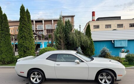 Dodge Challenger III рестайлинг 2, 2017 год, 3 900 000 рублей, 6 фотография