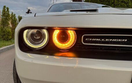 Dodge Challenger III рестайлинг 2, 2017 год, 3 900 000 рублей, 5 фотография