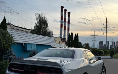 Dodge Challenger III рестайлинг 2, 2017 год, 3 900 000 рублей, 8 фотография