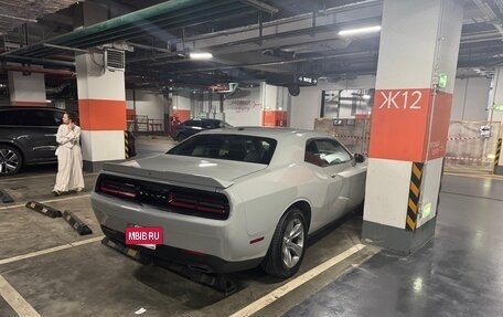 Dodge Challenger III рестайлинг 2, 2017 год, 3 900 000 рублей, 33 фотография