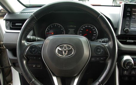 Toyota RAV4, 2021 год, 3 099 999 рублей, 11 фотография