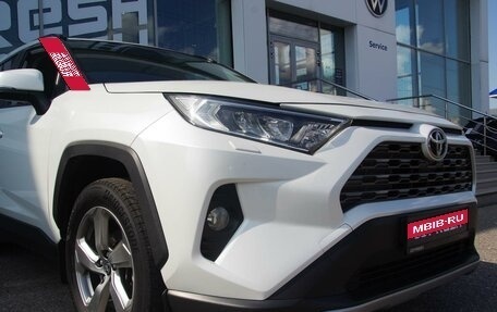 Toyota RAV4, 2021 год, 3 099 999 рублей, 20 фотография