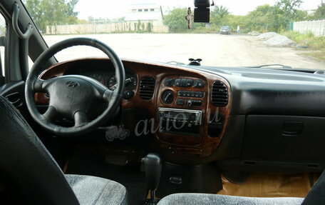 Hyundai H-1 II рестайлинг, 2001 год, 320 000 рублей, 6 фотография