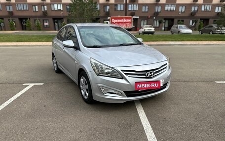 Hyundai Solaris II рестайлинг, 2015 год, 810 000 рублей, 3 фотография