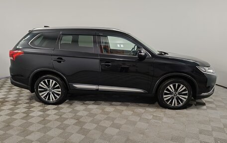 Mitsubishi Outlander III рестайлинг 3, 2020 год, 1 999 000 рублей, 4 фотография