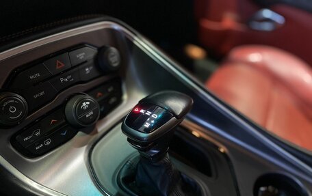 Dodge Challenger III рестайлинг 2, 2019 год, 3 979 900 рублей, 13 фотография