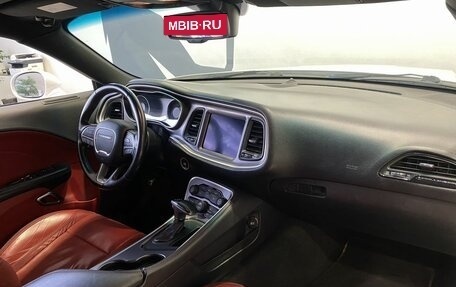 Dodge Challenger III рестайлинг 2, 2019 год, 3 979 900 рублей, 14 фотография