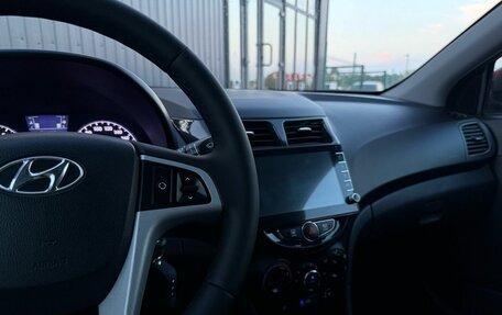 Hyundai Solaris II рестайлинг, 2011 год, 699 000 рублей, 22 фотография