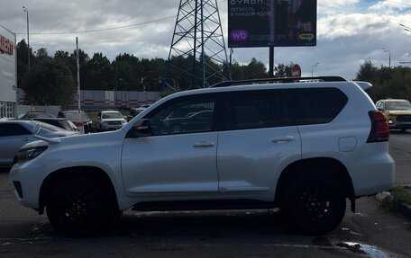 Toyota Land Cruiser Prado 150 рестайлинг 2, 2022 год, 5 700 000 рублей, 5 фотография