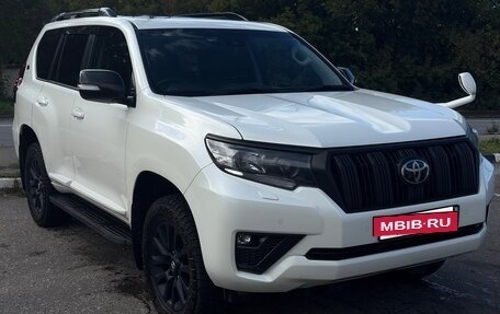 Toyota Land Cruiser Prado 150 рестайлинг 2, 2022 год, 5 700 000 рублей, 3 фотография