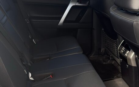 Toyota Land Cruiser Prado 150 рестайлинг 2, 2022 год, 5 700 000 рублей, 12 фотография