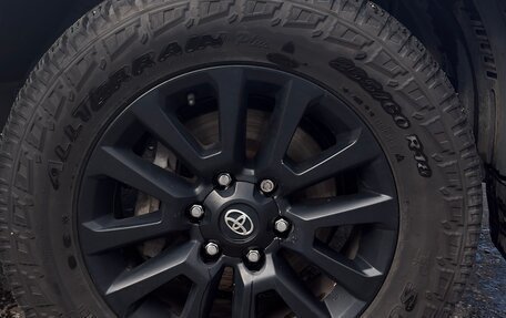Toyota Land Cruiser Prado 150 рестайлинг 2, 2022 год, 5 700 000 рублей, 35 фотография