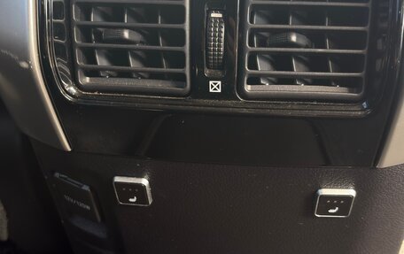 Toyota Land Cruiser Prado 150 рестайлинг 2, 2022 год, 5 700 000 рублей, 27 фотография