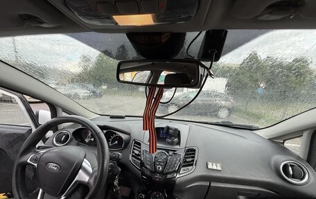 Ford Fiesta, 2017 год, 950 000 рублей, 4 фотография