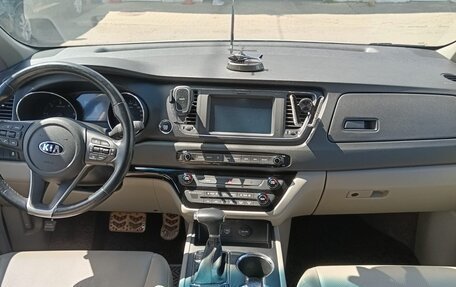 KIA Carnival III, 2019 год, 3 000 000 рублей, 4 фотография