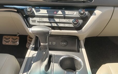 KIA Carnival III, 2019 год, 3 000 000 рублей, 6 фотография