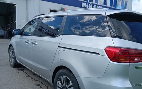 KIA Carnival III, 2019 год, 3 000 000 рублей, 8 фотография