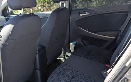 Hyundai Solaris II рестайлинг, 2015 год, 1 150 000 рублей, 18 фотография