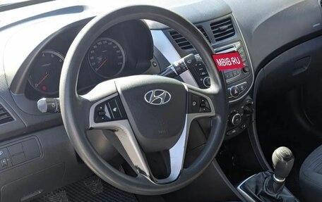 Hyundai Solaris II рестайлинг, 2015 год, 1 150 000 рублей, 17 фотография