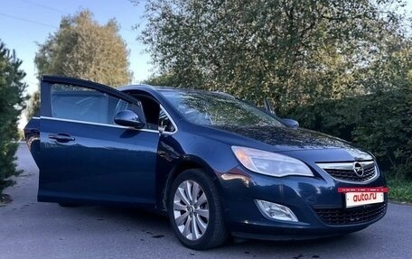 Opel Astra J, 2011 год, 950 000 рублей, 2 фотография