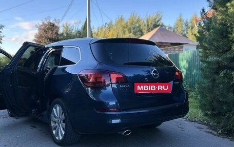 Opel Astra J, 2011 год, 950 000 рублей, 3 фотография