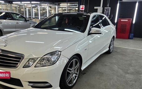 Mercedes-Benz E-Класс, 2012 год, 1 400 000 рублей, 1 фотография