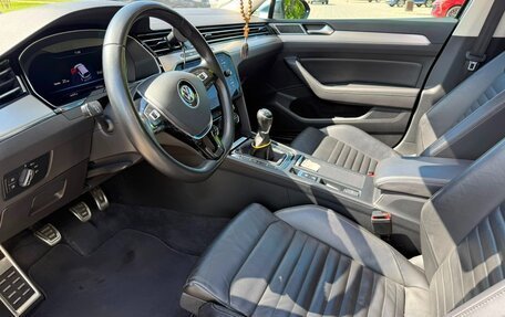 Volkswagen Passat B8 рестайлинг, 2018 год, 2 250 000 рублей, 21 фотография