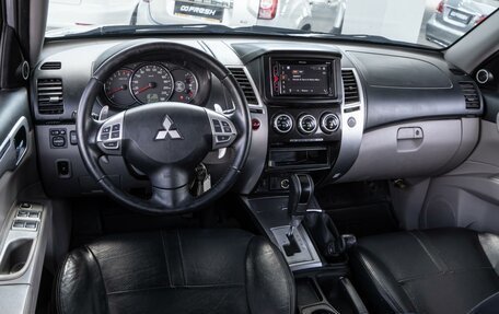Mitsubishi Pajero Sport II рестайлинг, 2012 год, 1 699 000 рублей, 6 фотография
