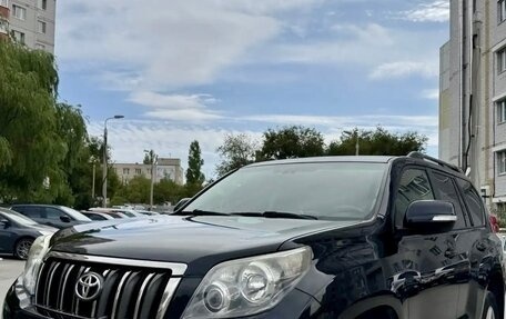 Toyota Land Cruiser Prado 150 рестайлинг 2, 2011 год, 3 300 000 рублей, 1 фотография
