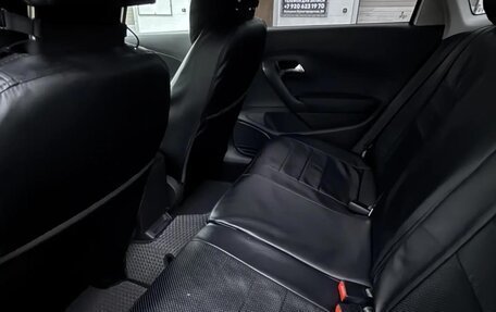 Volkswagen Polo VI (EU Market), 2011 год, 890 000 рублей, 17 фотография