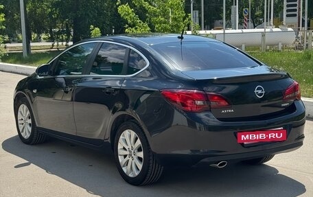 Opel Astra J, 2015 год, 1 100 000 рублей, 6 фотография