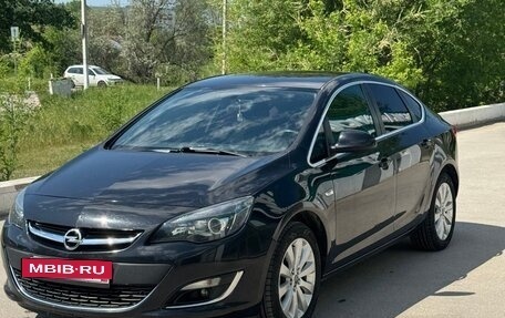 Opel Astra J, 2015 год, 1 100 000 рублей, 8 фотография