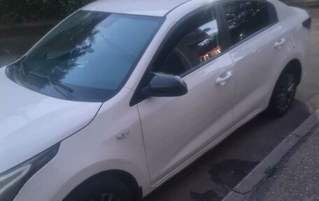 KIA Rio IV, 2021 год, 850 000 рублей, 2 фотография